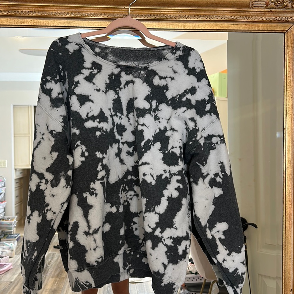 Urban Outfitters Urban Renewal Recycled Monochrome Tie-Dye Crewneck Sweatshirt
